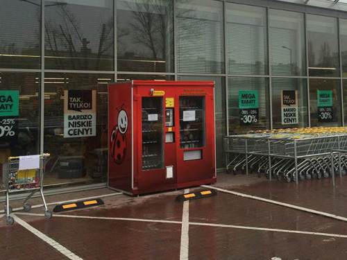 Biedronka 24h z automatu vendingowego